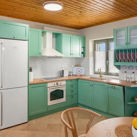 Aurora Вилла Атанион