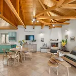 Aurora Villa
