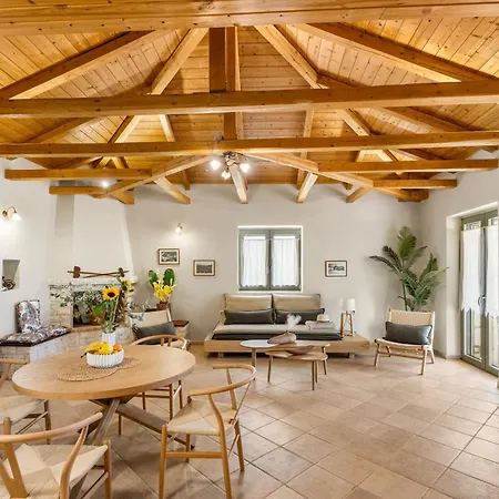 Aurora Villa *