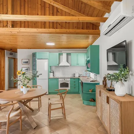Aurora Villa *